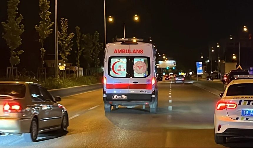 TERS YÖNE ÇIKAN OTOMOBİL DEHŞET SAÇTI