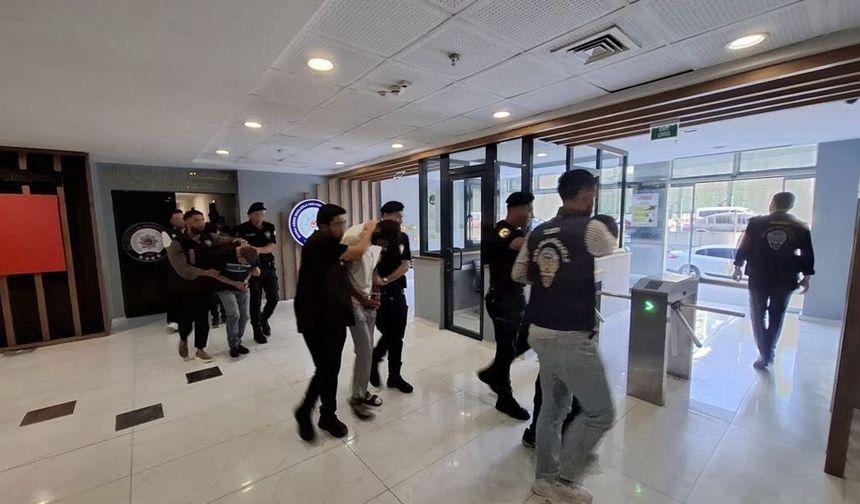 BURSA'DA YATIRIM DOLANDIRICILIĞI OPERASYONU