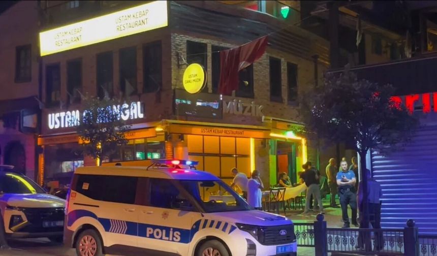 BURSA'NIN EN HAREKETLİ SOKAĞINDA GECE YARISI KAVGA