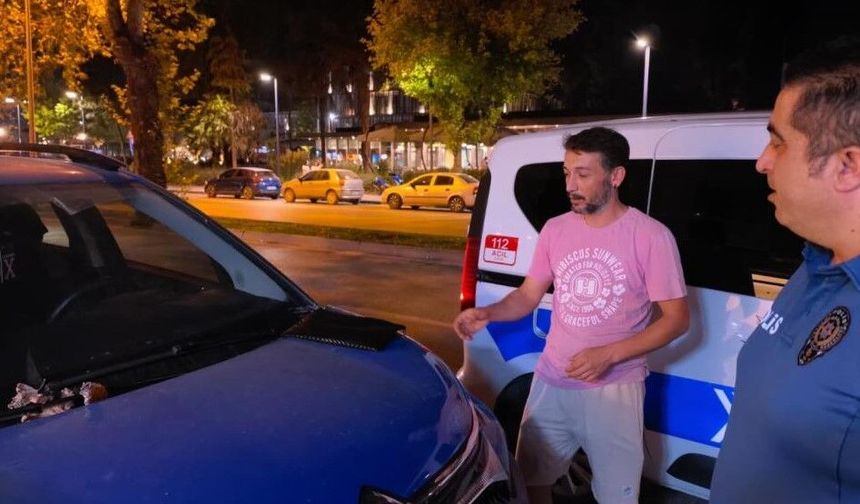 KAPUTTA BULDU, DÜŞÜNMEDEN POLİSE TESLİM ETTİ!