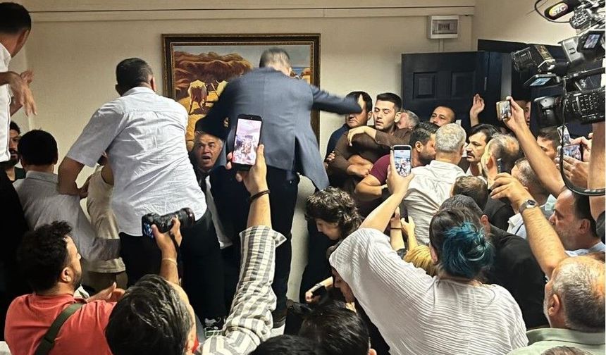 İZMİR MENDERES BELEDİYESİ AK PARTİ'YE GEÇTİ