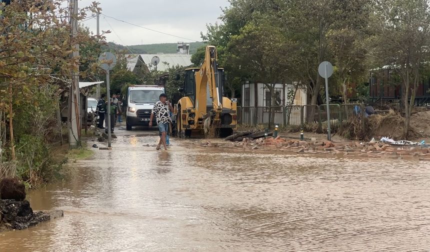 MUDANYA'DA SAĞANAK SONRASI GÖLE DÖNDÜ