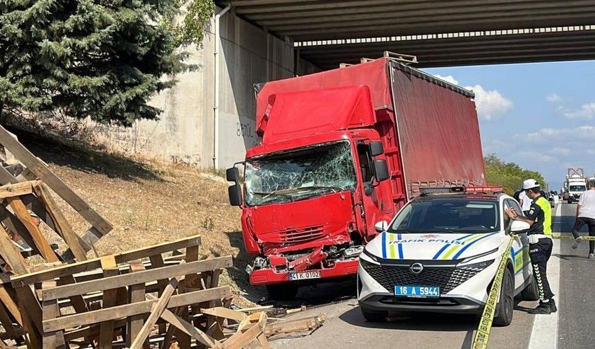 EMNİYET ŞERİDİNDE CAN ALAN KAZA!