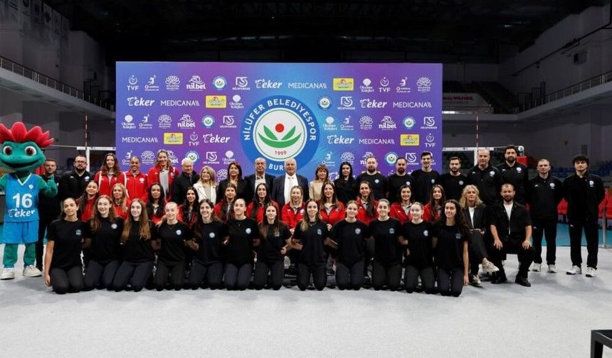 BURSA'NIN KADIN VOLEYBOL TAKIMI YENİ SEZONA HAZIR