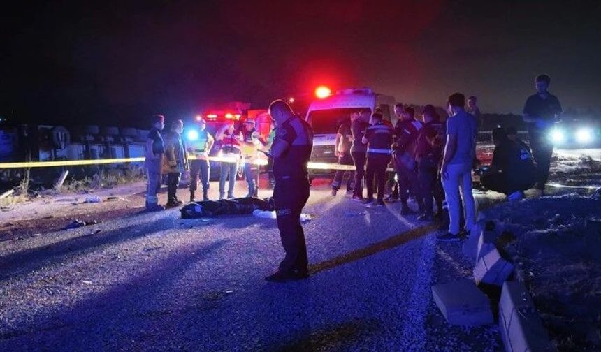 ALKOLLÜ TIR SÜRÜCÜSÜ DEHŞET SAÇTI: 2 ÖLÜ!