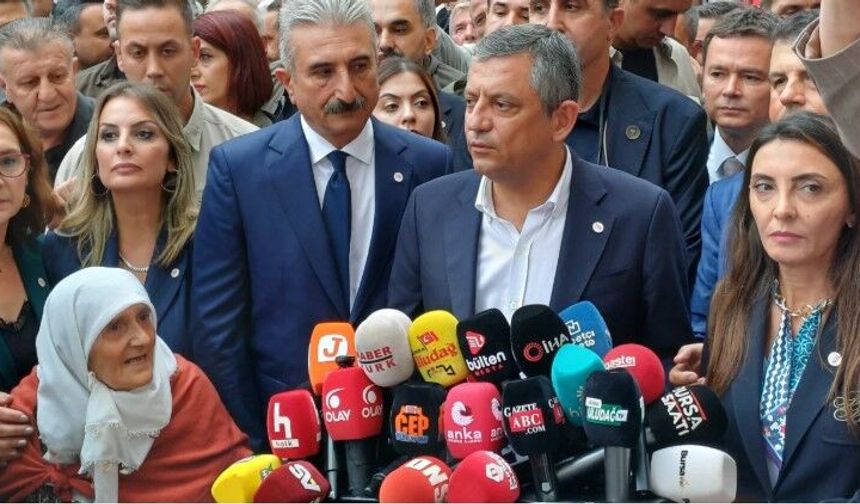 ÖZEL: ''BOZBEY'E YENİ PARTİ ROZETİNİ BEN TAKACAĞIM''