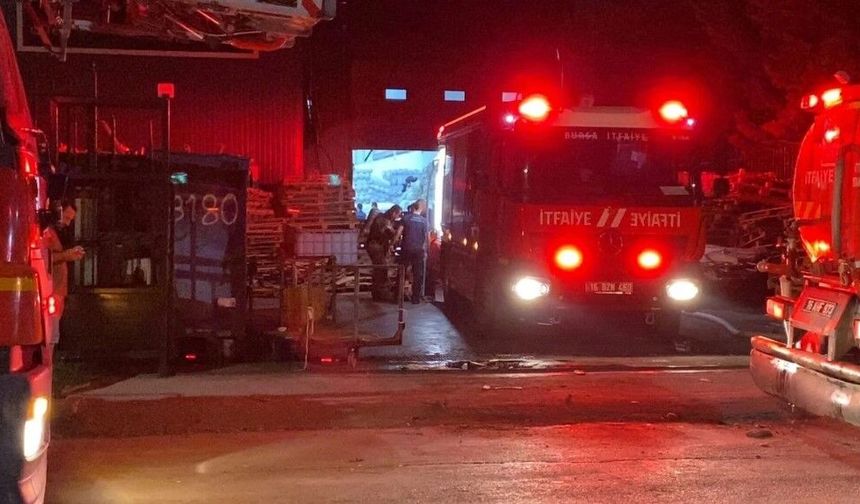 BURSA'DA GECE YARISI FABRİKA YANGINI!