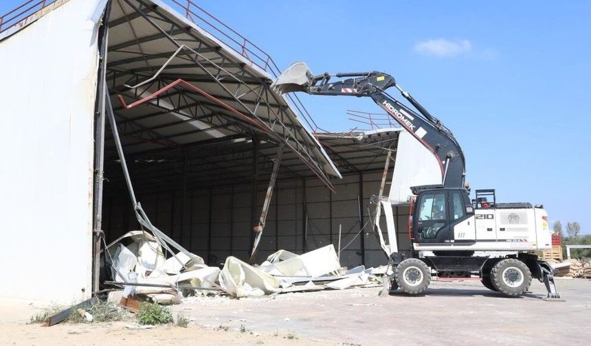BURSA'NIN 3 MAHALLESİNDE YIKIM!