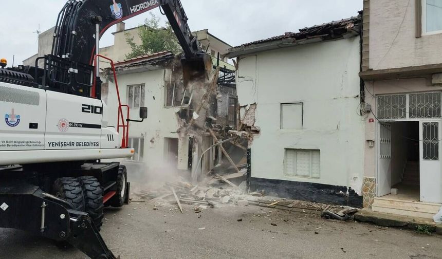 BURSA’DAKİ RİSKLİ BİNALARA YIKIM!