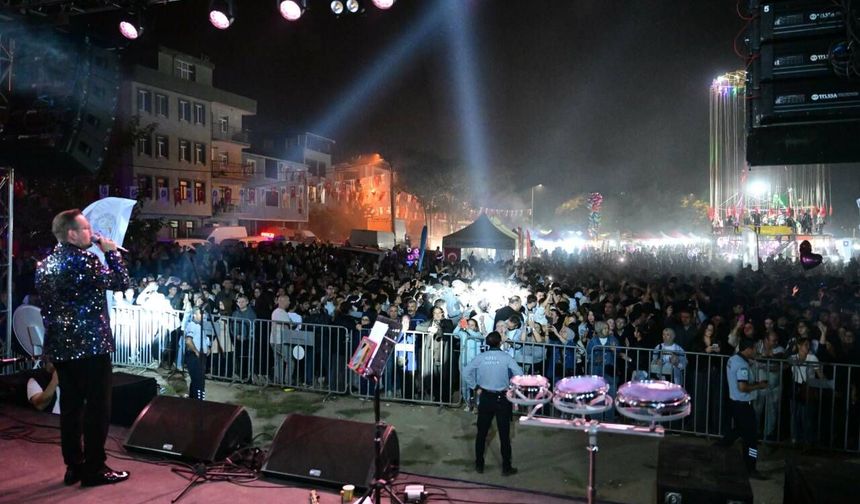BURSA’DA ON BİNLERCE KİŞİ BURADA COŞTU!