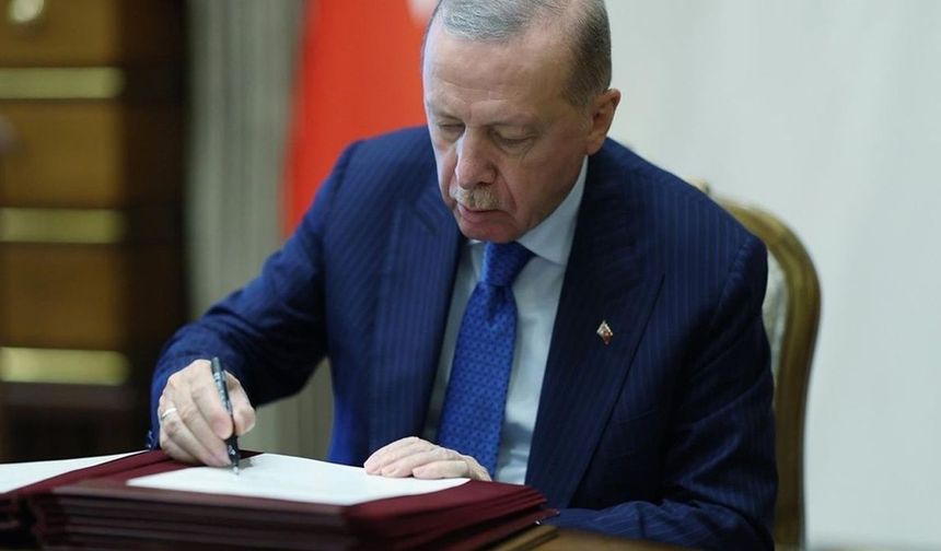 ERDOĞAN İMZALADI! 13 BAKANLIK VE KURUMDA GÖREV DEĞİŞİMİ