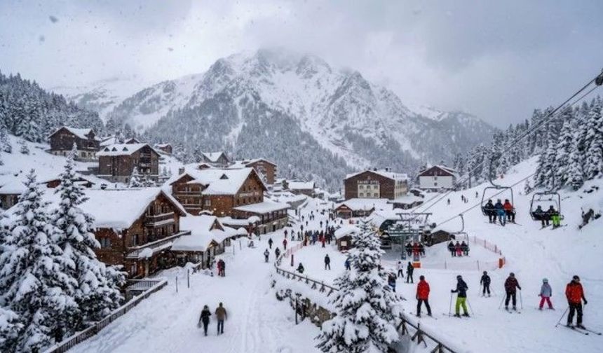 ULUDAĞ'A LAPA LAPA KAR GELİYOR!