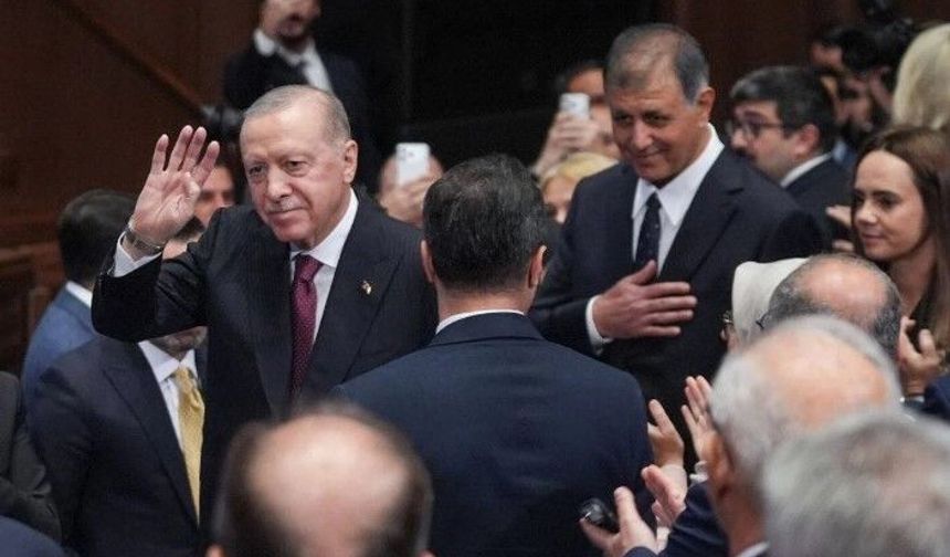 CEMİL TUGAY AK PARTİ'YE GEÇTİ!