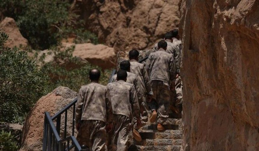 PKK, KUZEY IRAK'TAKİ 4 KAMPI BOŞALTTI