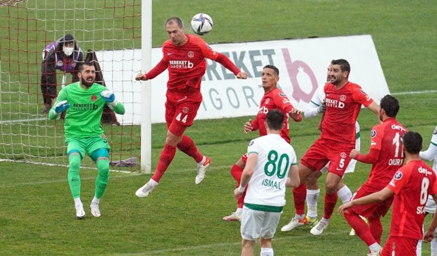 Bursaspor oynadı, Ümraniye kazandı... 4 gollü mağlubiyet