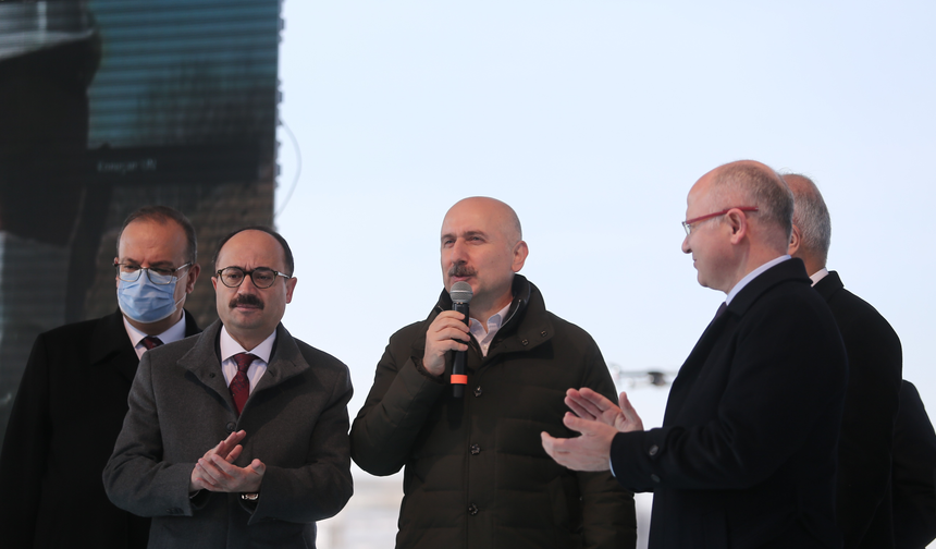 Bakan Karaismailoğlu Bursa'da! Hızlı tren projesi için tarih verdi