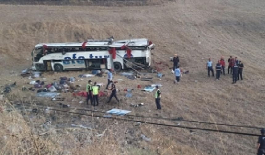 Balıkesir'den kahreden haber! Yolcu otobüsü devrildi... 14 ölü