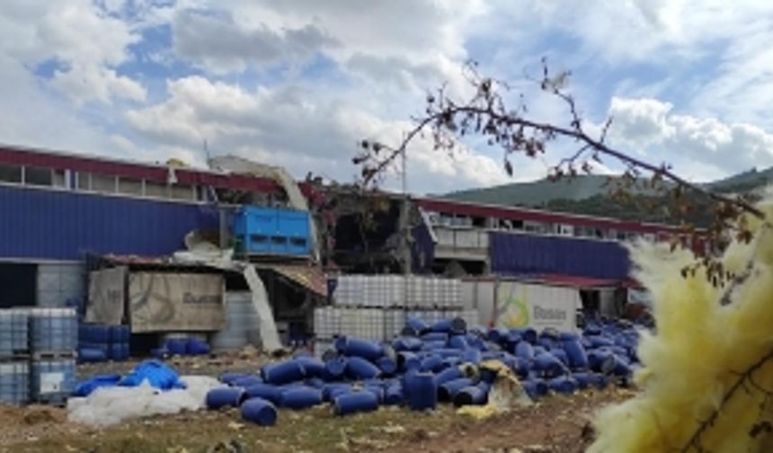 Bursa'da plastik fabrikasında patlama! 1 işçi öldü, 6 işçi yaralandı