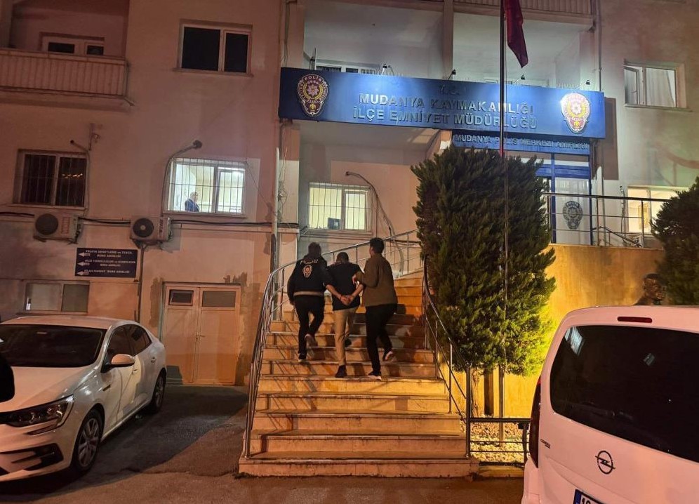 Firariler yakayı ele verdi!