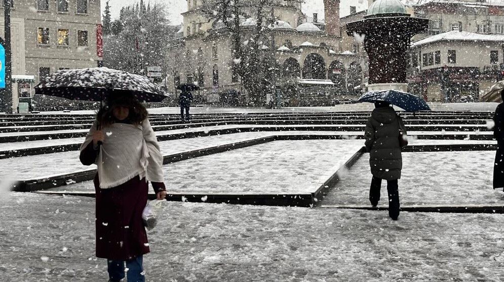 Kar, Bursa'yı beyaza bürüdü!