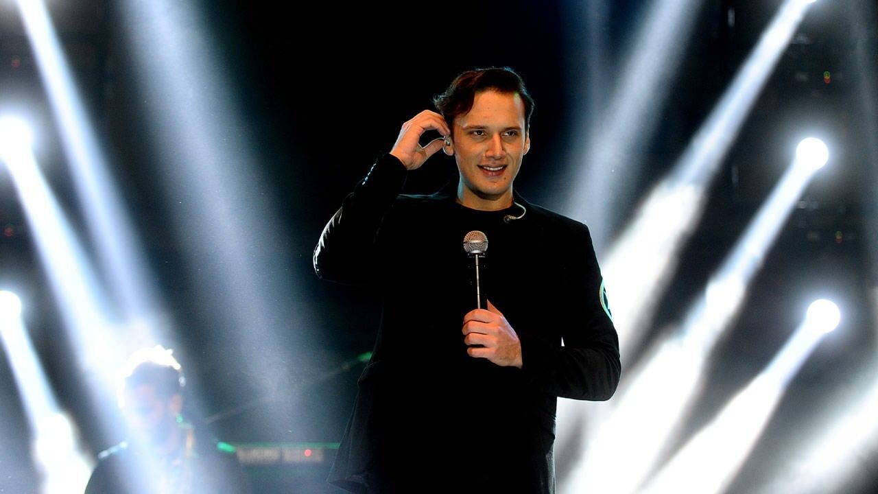 Şarkıcı Edis gözaltına alındı