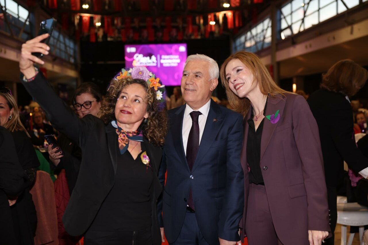 Bozbey, kadınlarla bir araya geldi