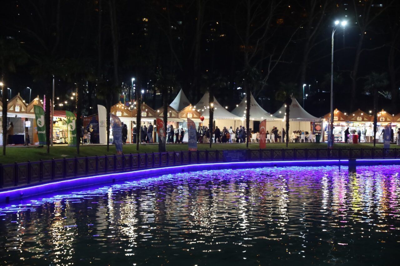 Bursa’daki bu meydan ışıl ışıl