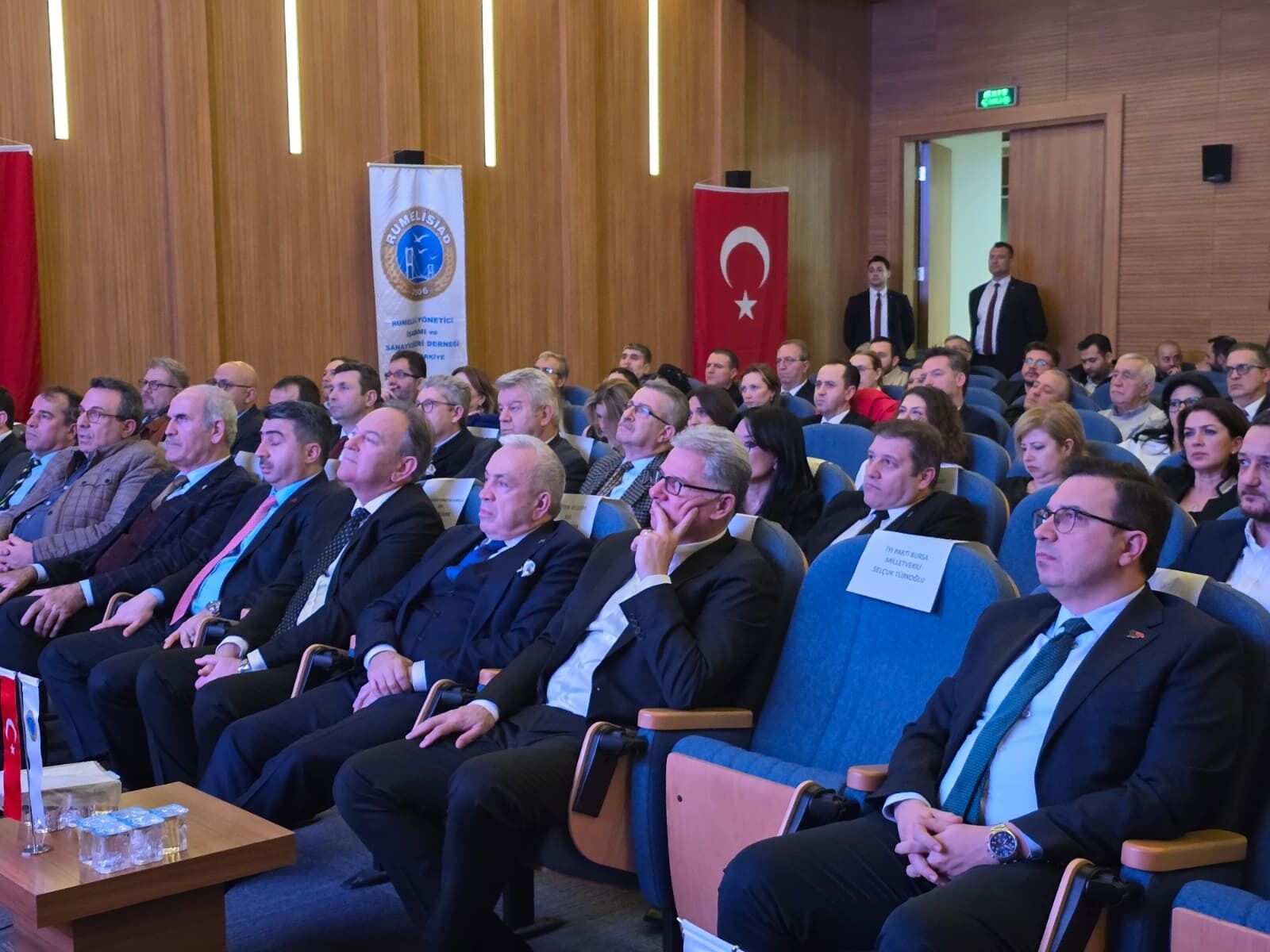 624529215 1501303161428996 66800