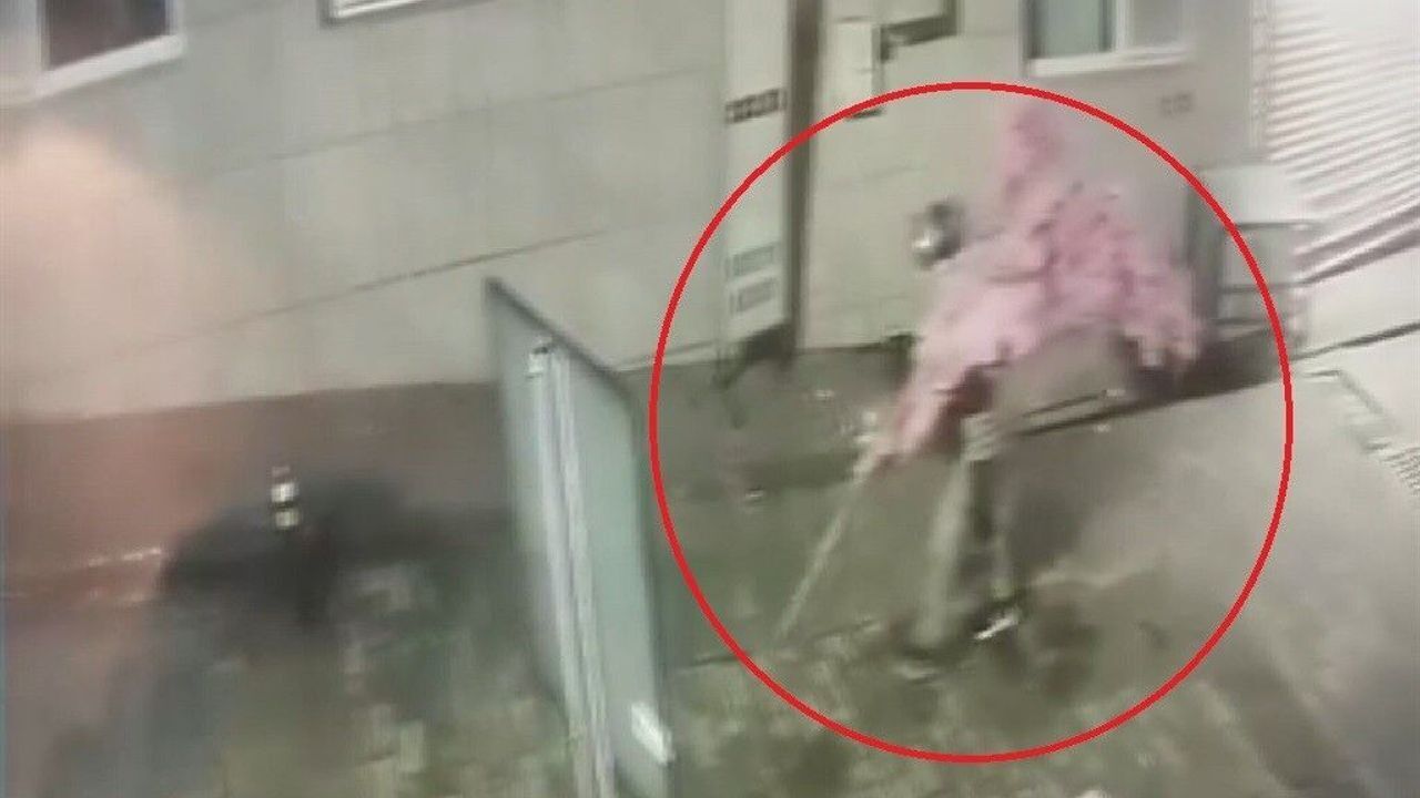 Kafede pes dedirten hırsızlık