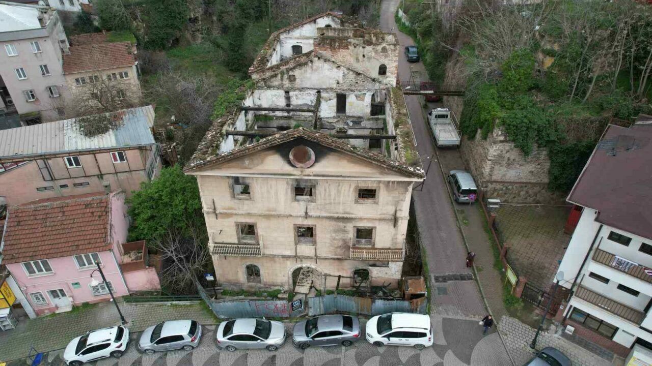 156 yıllık miras yangında yok oldu