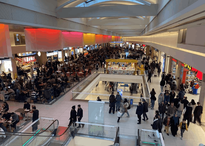 Bursa’da bayramın adresi AVM’ler oldu