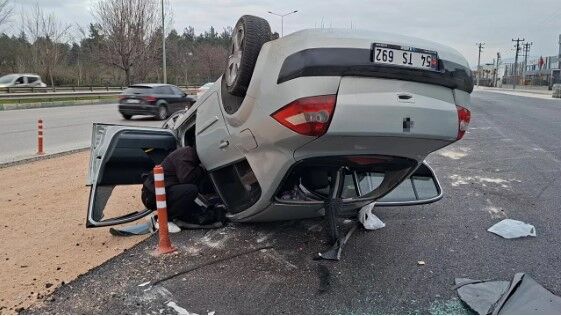 Otomobil savrularak takla attı!