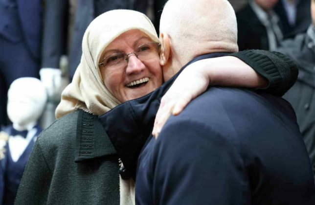 Bozbey çarşı esnafıyla bayramlaştı