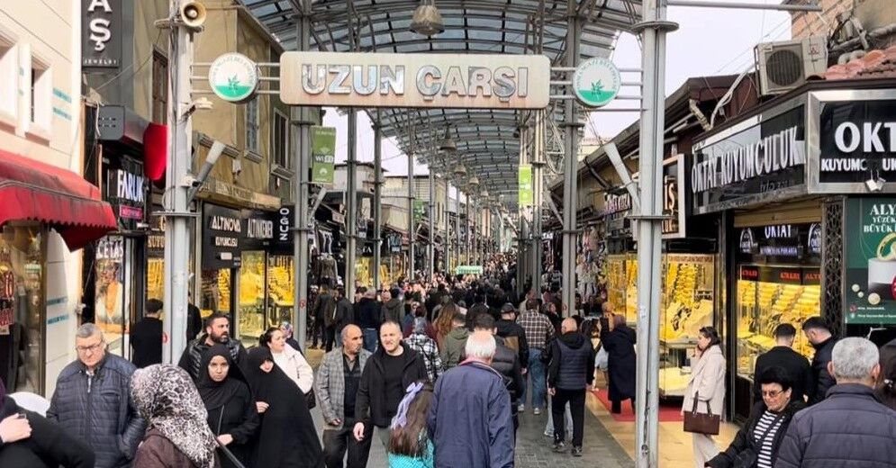 Vatandaşlar Kapalı Çarşı'ya akın etti