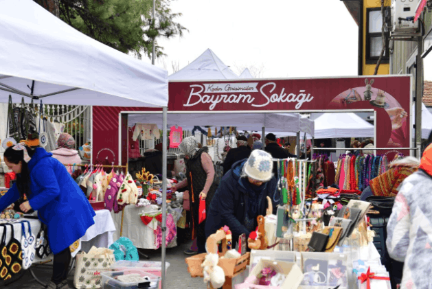 Bayram Sokağı kapılarını açtı