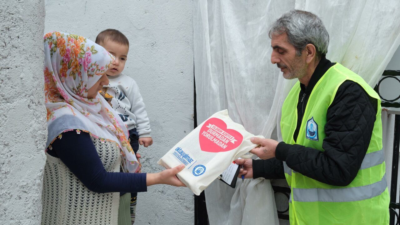 Bursa’da glutensiz baklava dağıtıldı