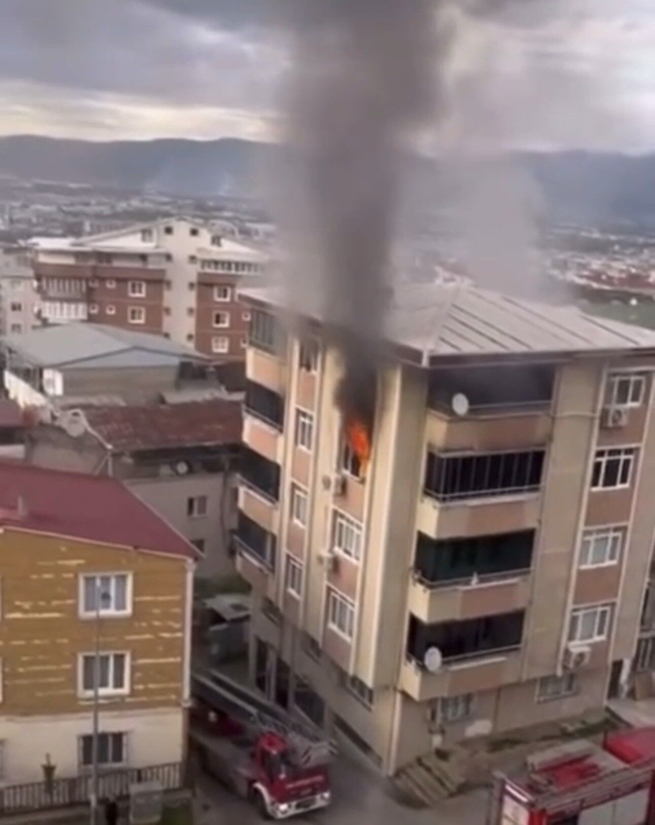 Bursa’da apartman dairesinde yangın