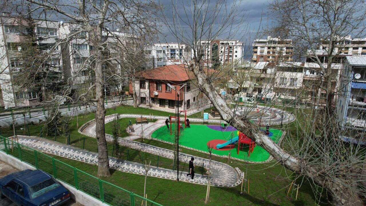 Bursa’da parklara bahar bakımı!