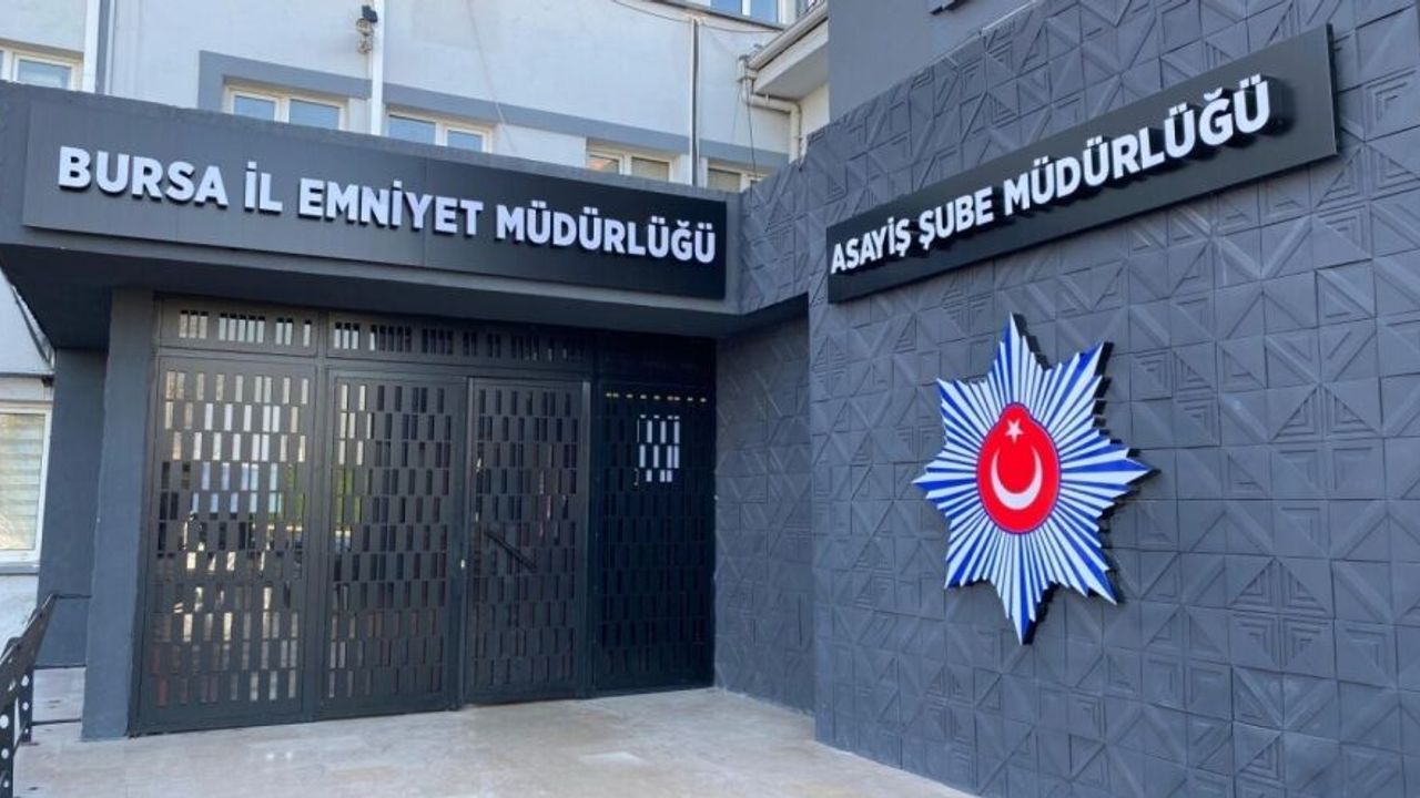 BURSA'DA 'SIRA BENDE' DİYEN 2 KİŞİYE GÖZALTI!