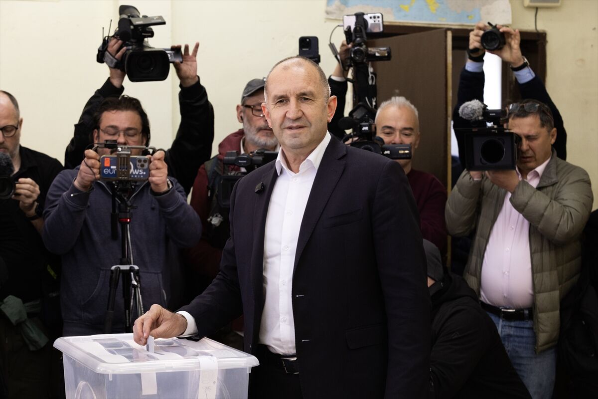 BULGARİSTAN’DA ZAFER RADEV’İN