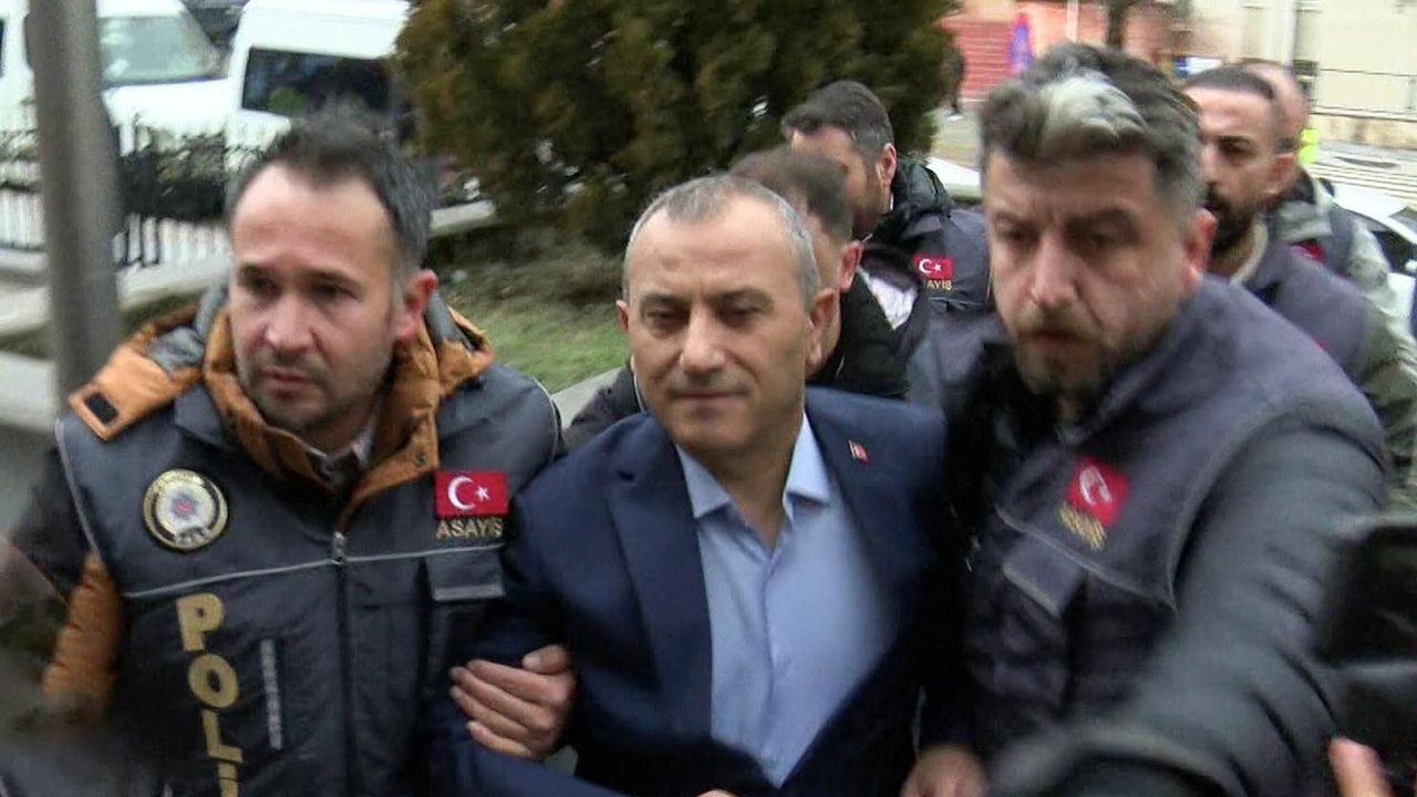 ESKİ VALİ TUNCAY SONEL ADLİYEYE SEVK EDİLDİ