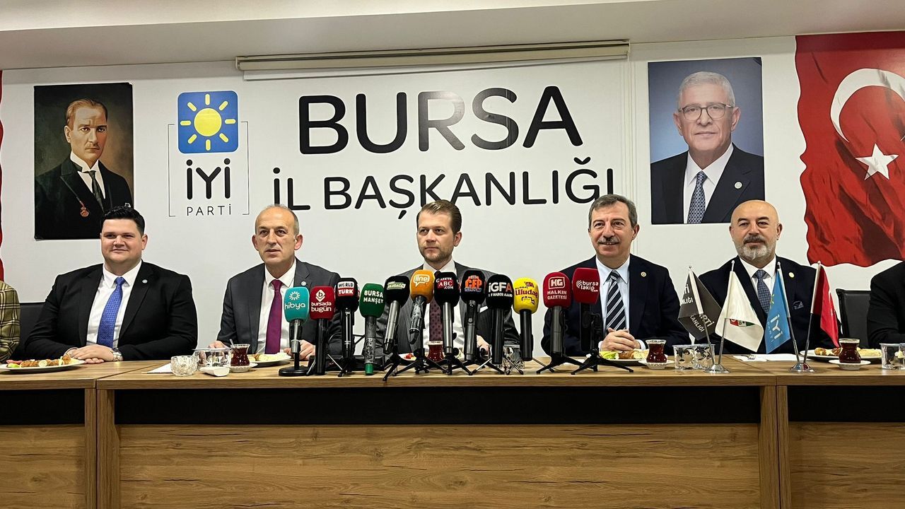 İYİ PARTİ: İKTİDAR ALTERNATİFİ BİZİZ