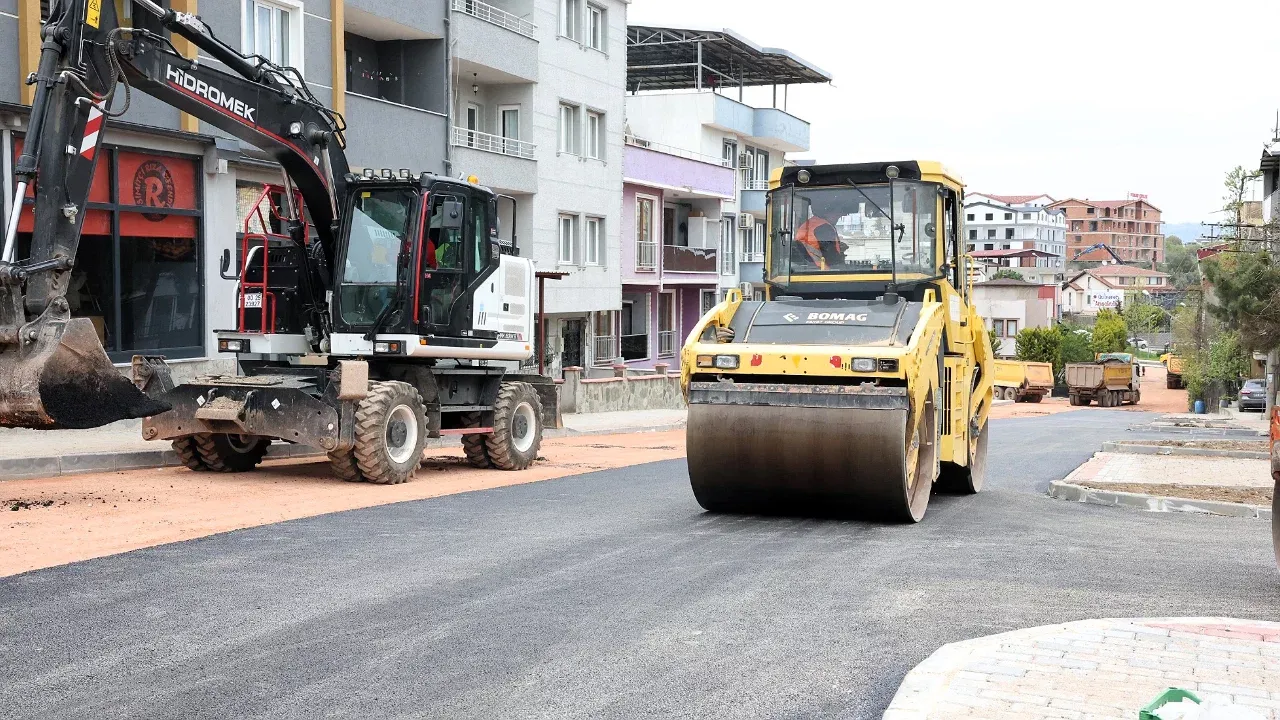 HAMİTLER'E 300 TONLUK ASFALT DESTEĞİ