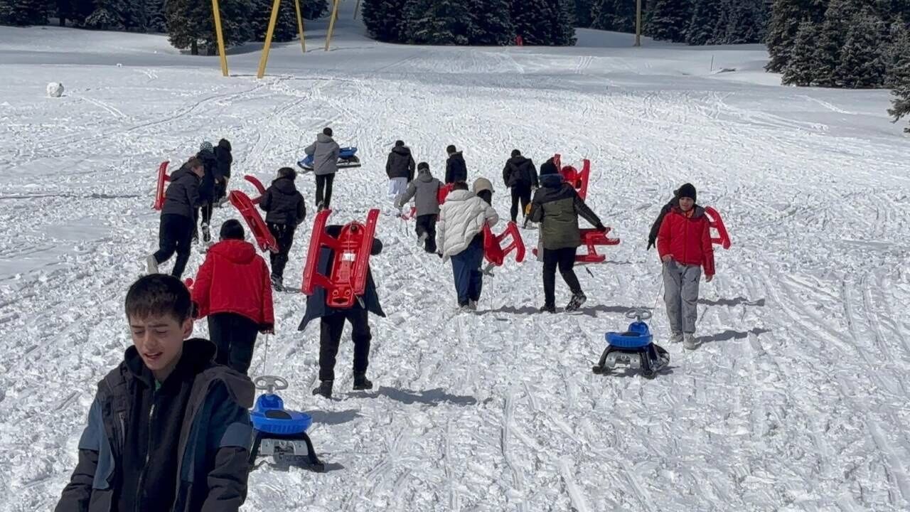 Uludağ onlara kaldı: Kar var, tatilci yok