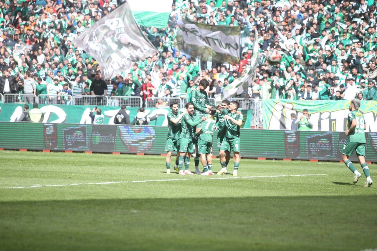 Bursaspor Eskişehir’de şov yaptı!