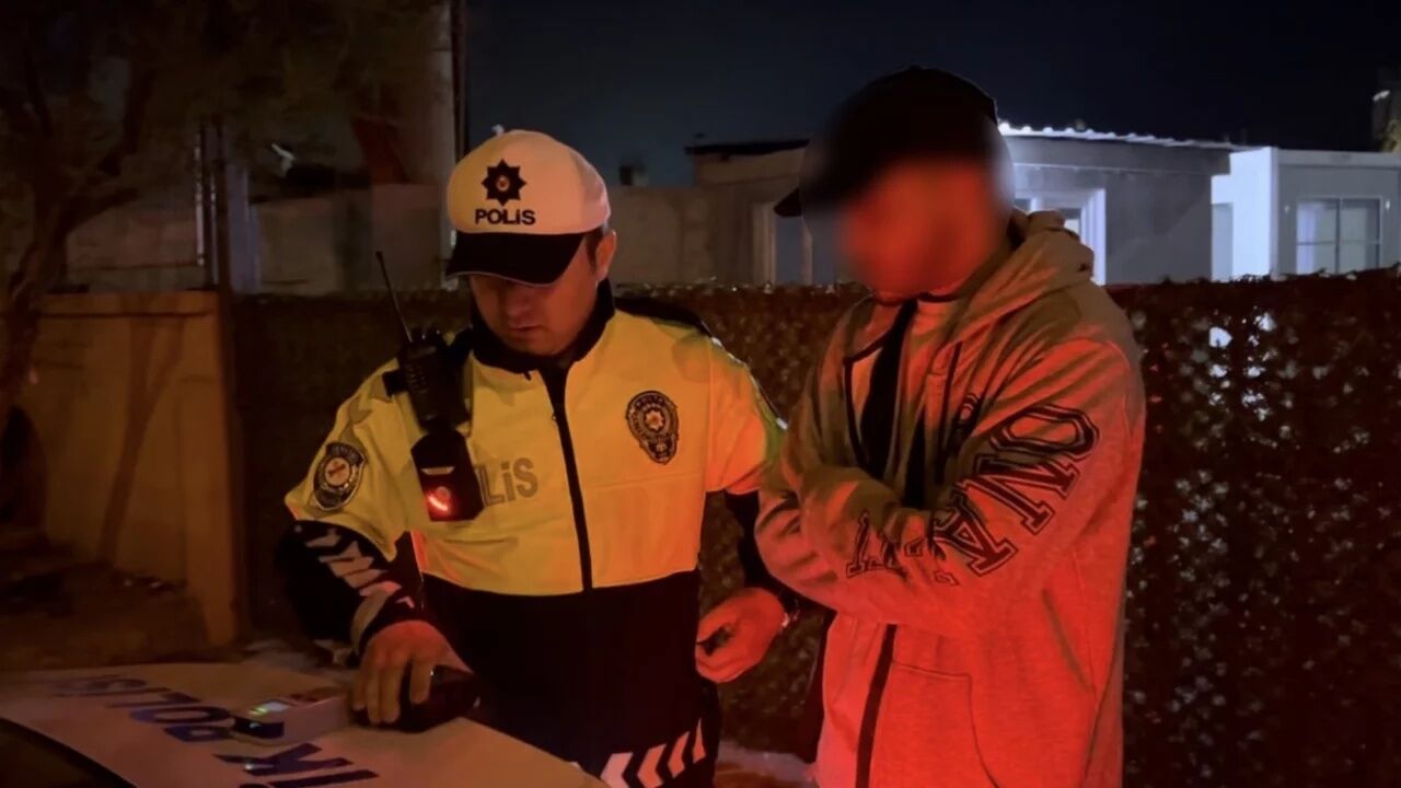 POLİS ÇEVİRMESİNDE BEKLENMEDİK GÖRÜNTÜ!