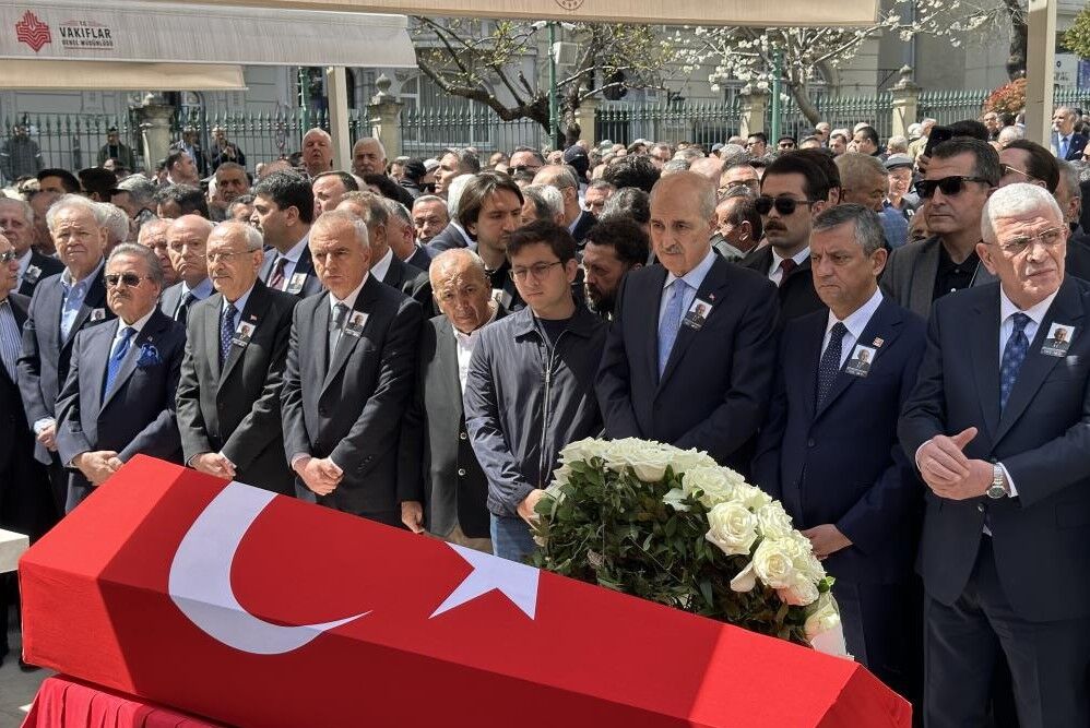 Hüsamettin Cindoruk son yolculuğuna uğurlandı