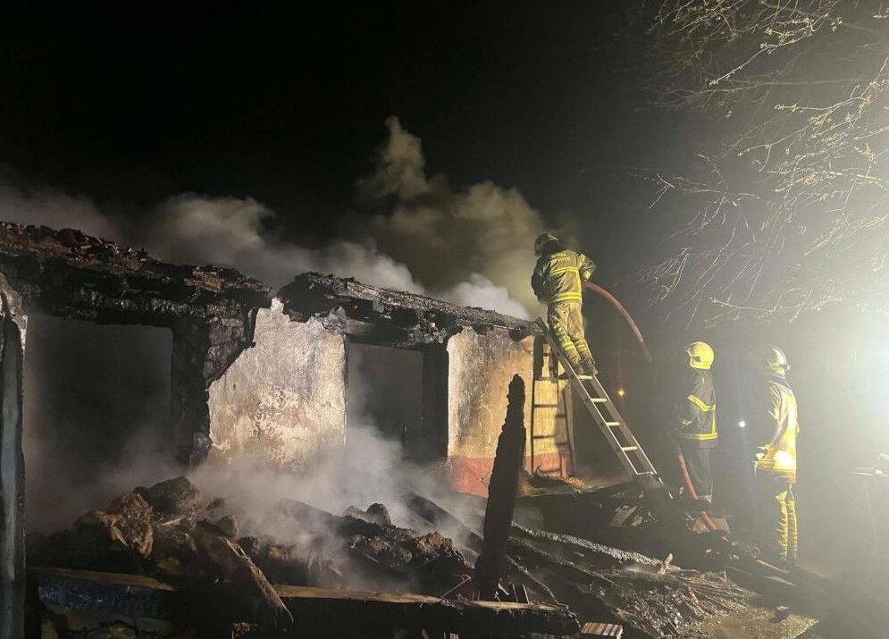 2 katlı evde feci yangın