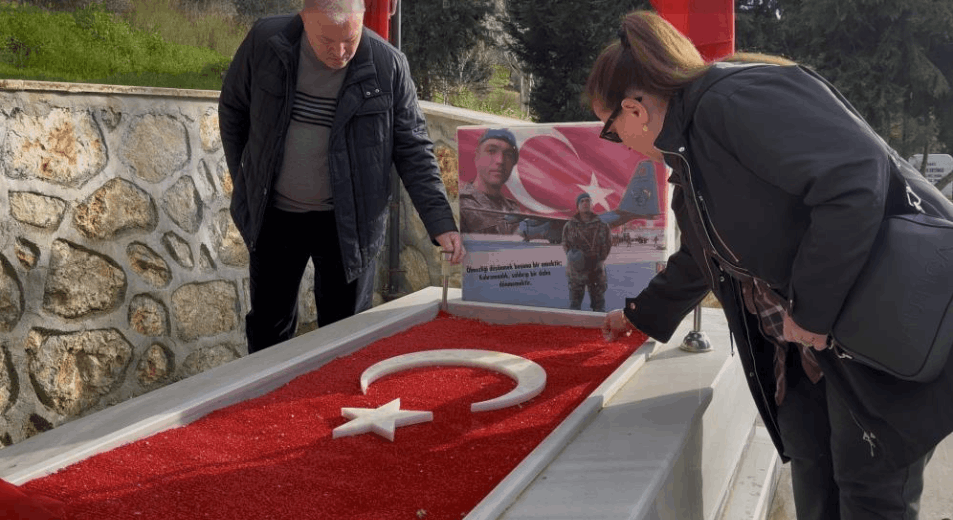 Bursa'da şehitlikte hırsızlık!