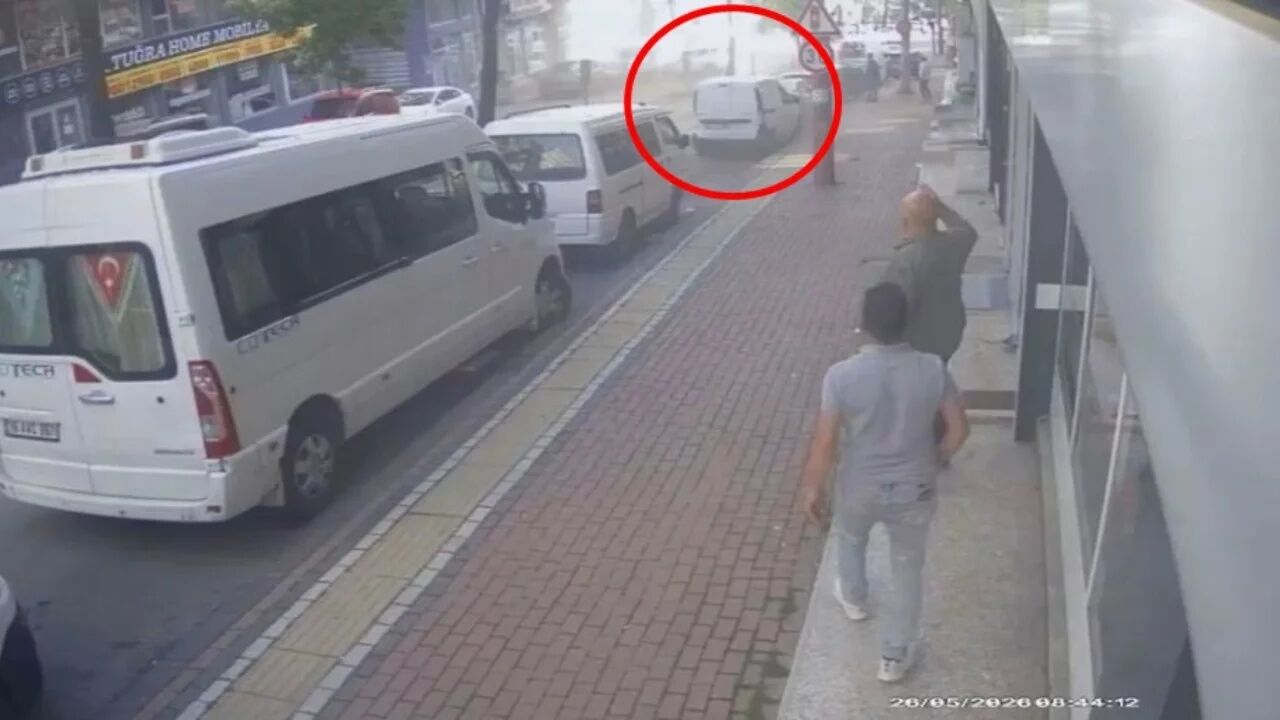 BURSA'DA CADDE ÜZERİNDE ZİNCİRLEME KAZA!